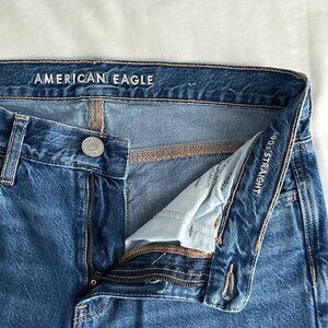 Size 6 American Eagle Low Rise 90s Jeans